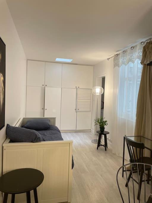 Alesia-Paris Lägenhet Exteriör bild